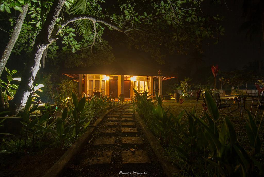 Lumbini Lagoon コッガラ エクステリア 写真