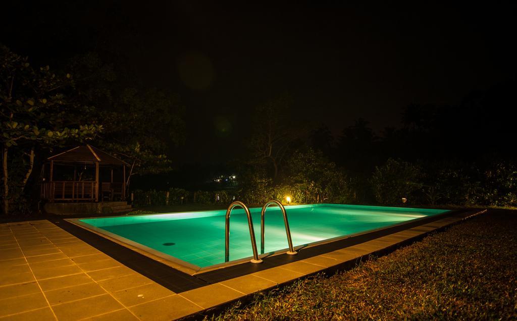 Lumbini Lagoon コッガラ エクステリア 写真